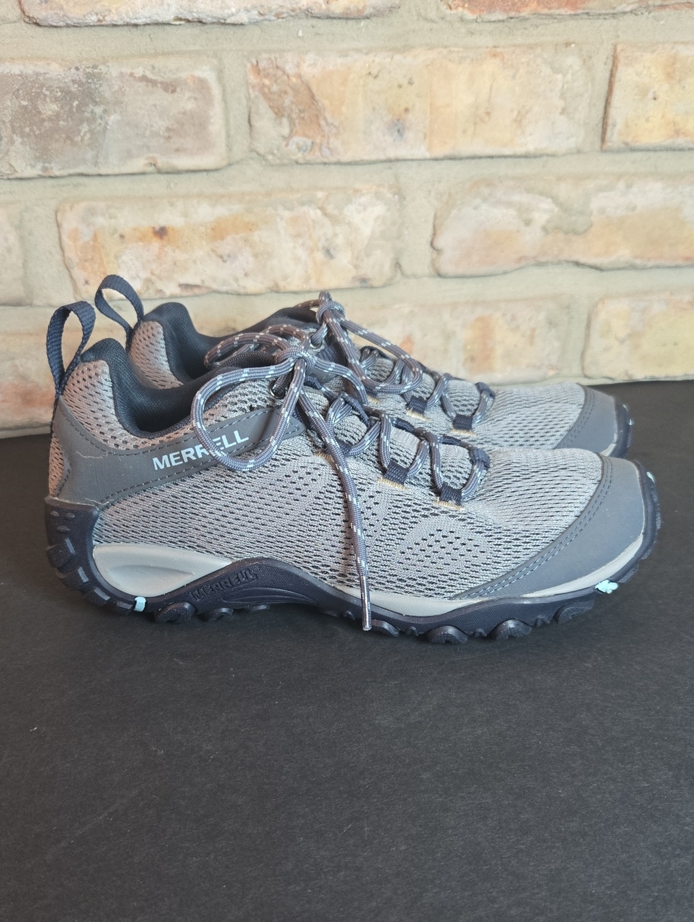 Merrell Women's Size 7 Gray Rugged Trail Hiking Outdoor Adventure Sneakers
